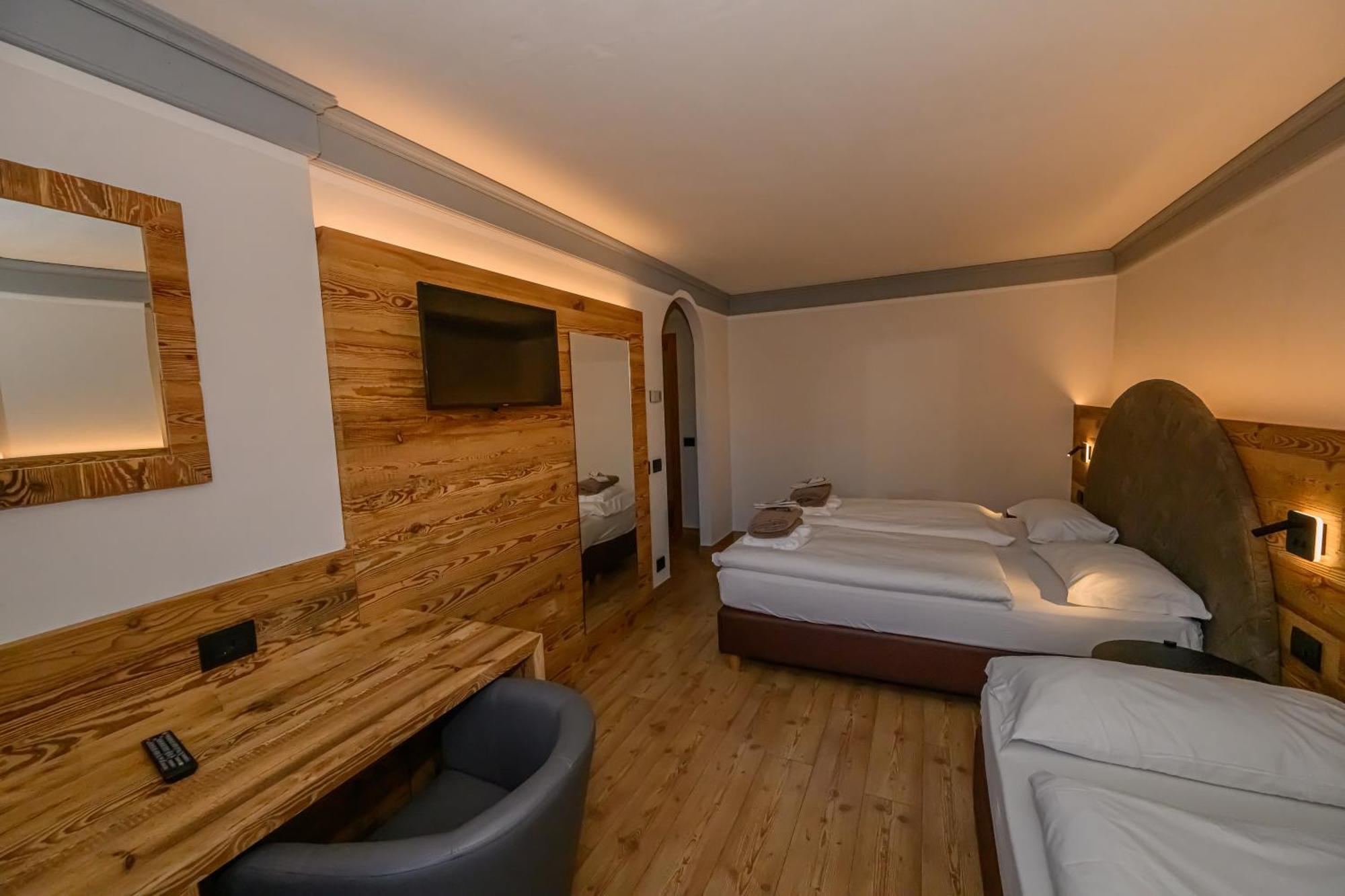 Hotel Tita Piaz Canazei Exteriör bild